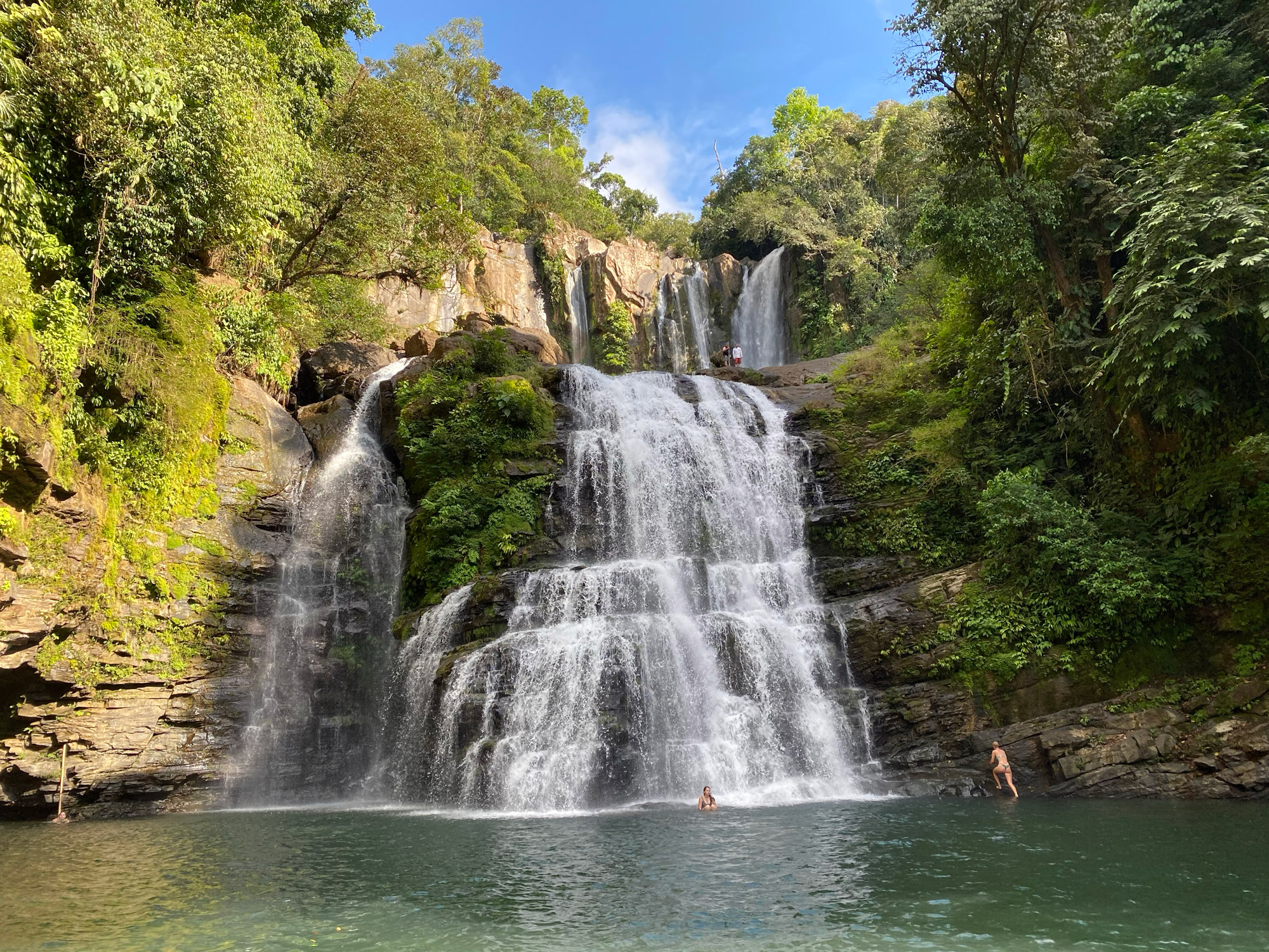 Majestuosas Cataratas de Nauyaca