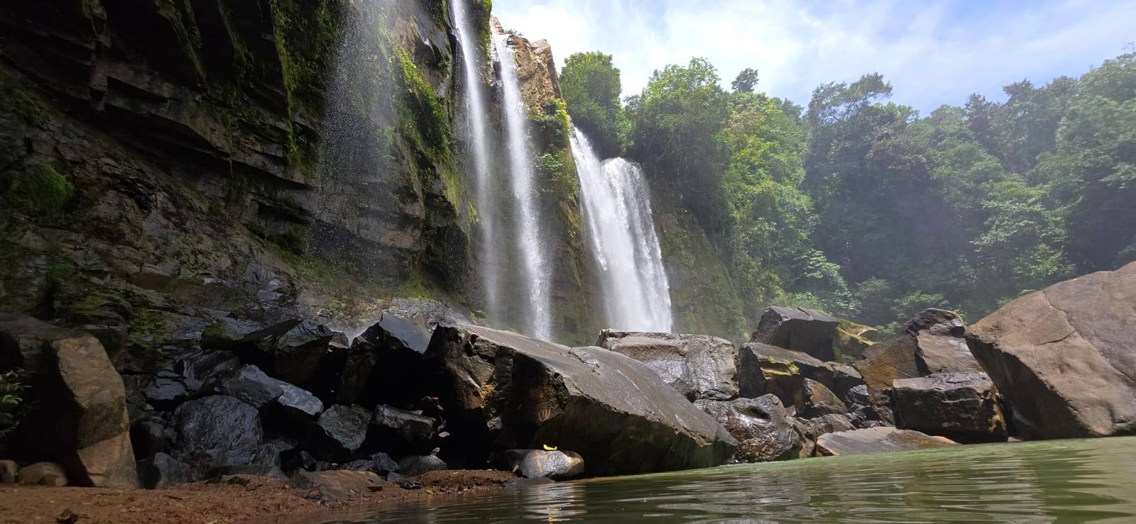 Majestuosas Cataratas de Nauyaca